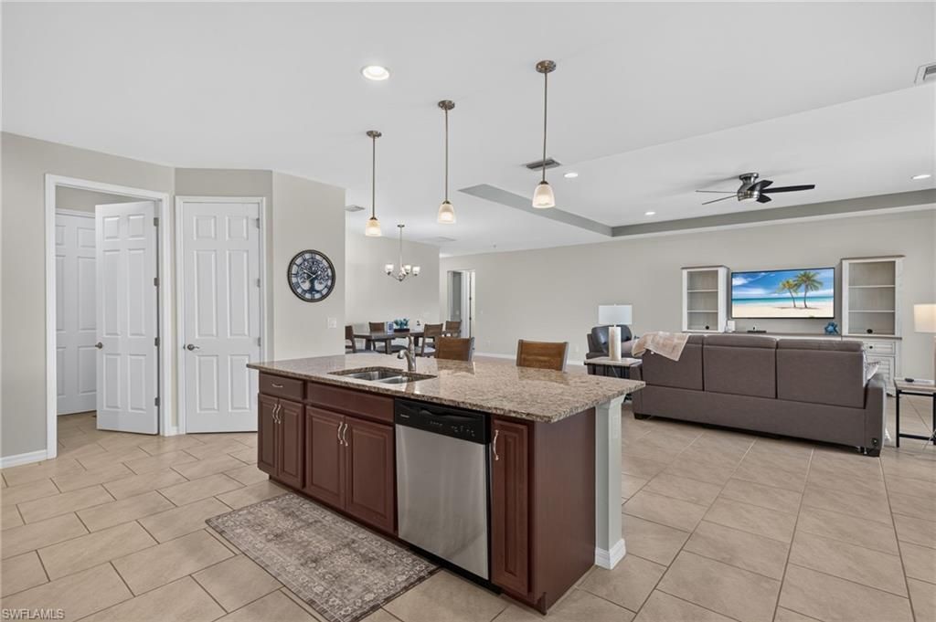Image 10 of property listing at 3000 Sunset Pointe CIR, Cape Coral, FL 33914