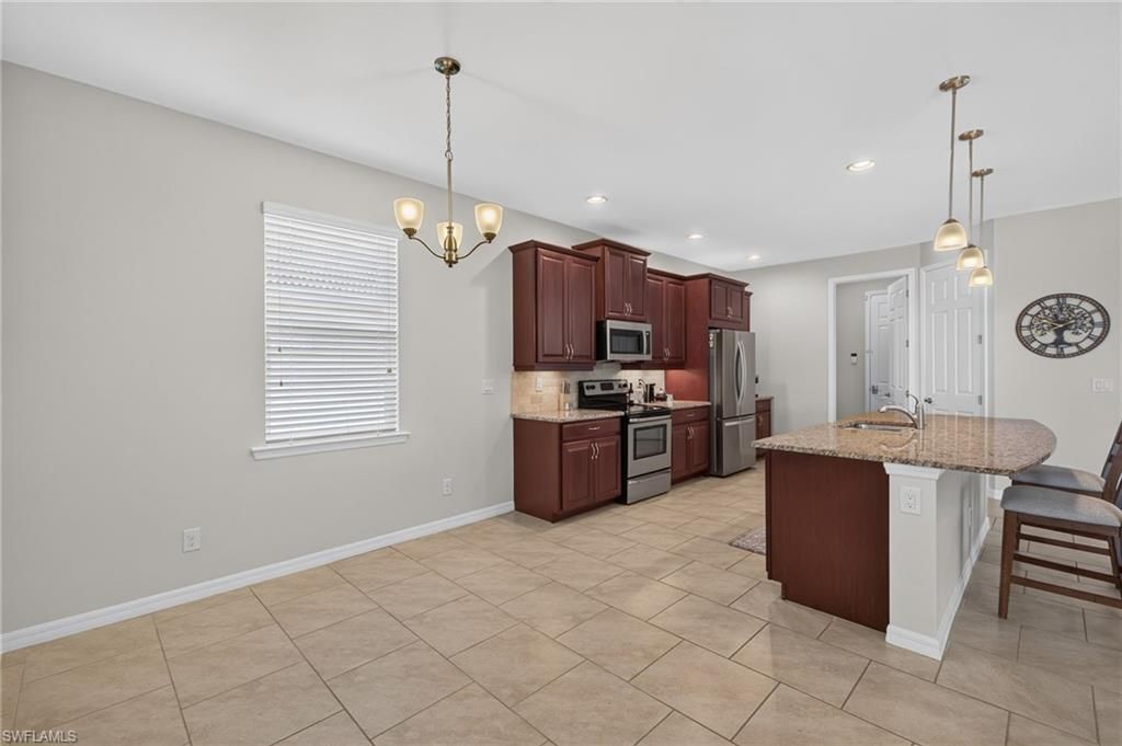 Image 12 of property listing at 3000 Sunset Pointe CIR, Cape Coral, FL 33914