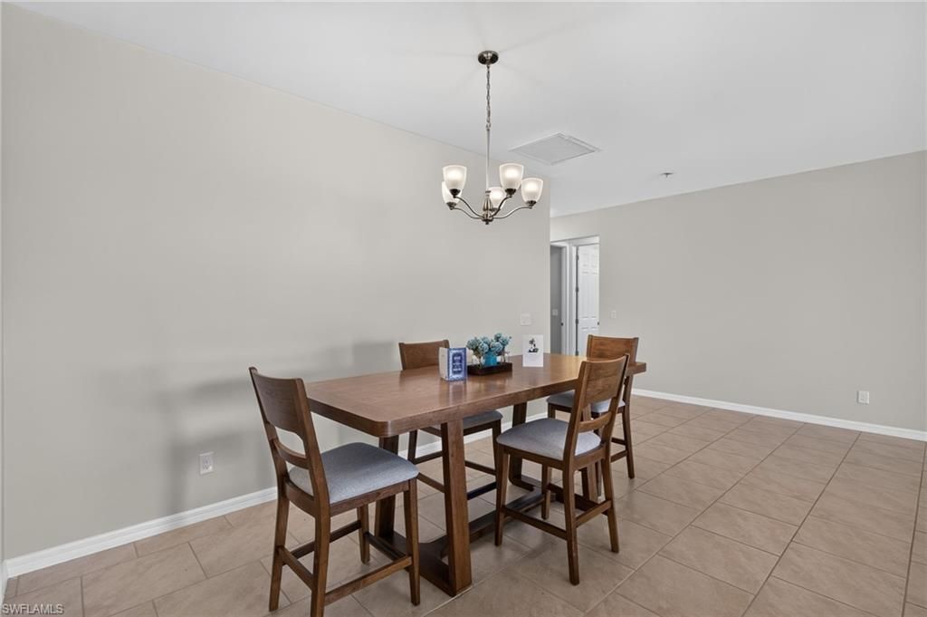 Image 13 of property listing at 3000 Sunset Pointe CIR, Cape Coral, FL 33914