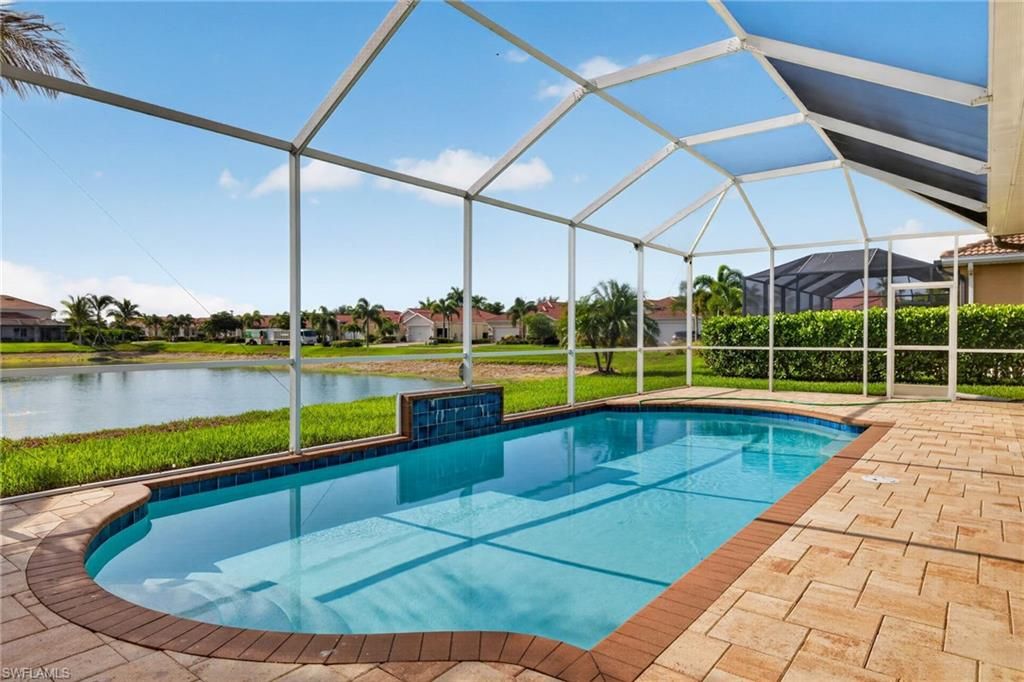 Image 28 of property listing at 3000 Sunset Pointe CIR, Cape Coral, FL 33914