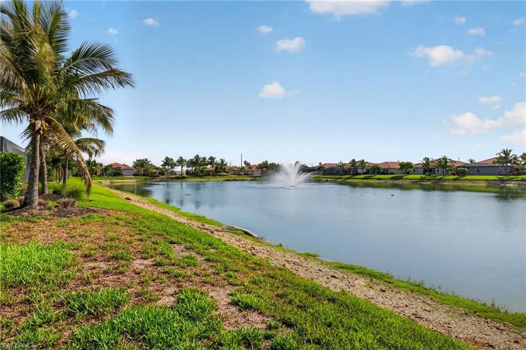 Image 31 of property listing at 3000 Sunset Pointe CIR, Cape Coral, FL 33914