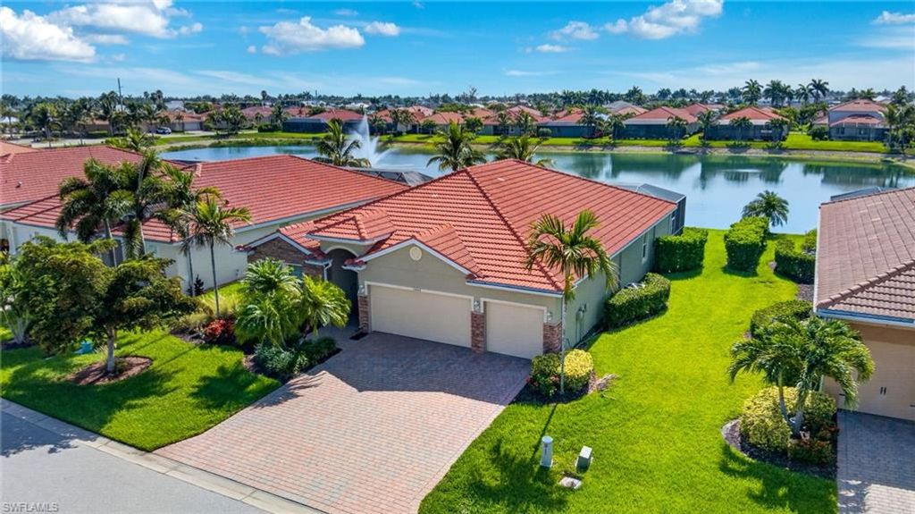 Image 38 of property listing at 3000 Sunset Pointe CIR, Cape Coral, FL 33914