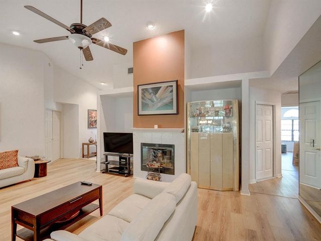 934 LUCAS LANE, Oldsmar, FL 34677