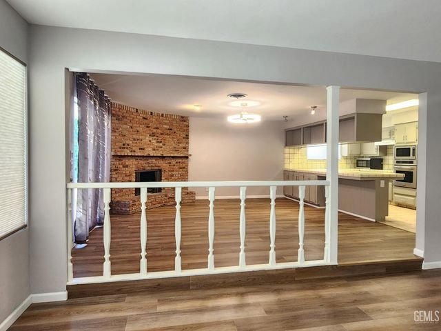 7913 Westlorne Court, Bakersfield, CA 93309