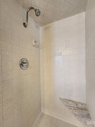 7913 Westlorne Court, Bakersfield, CA 93309