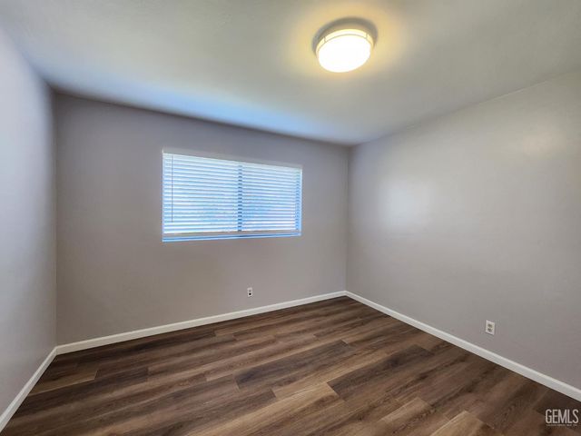 7913 Westlorne Court, Bakersfield, CA 93309