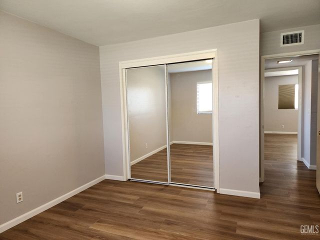 7913 Westlorne Court, Bakersfield, CA 93309