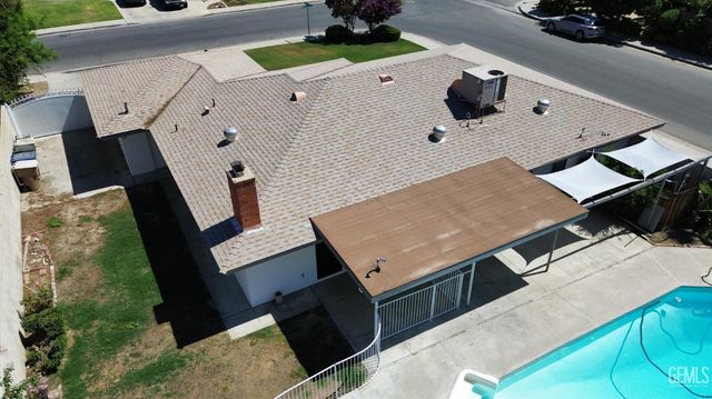 7913 Westlorne Court, Bakersfield, CA 93309