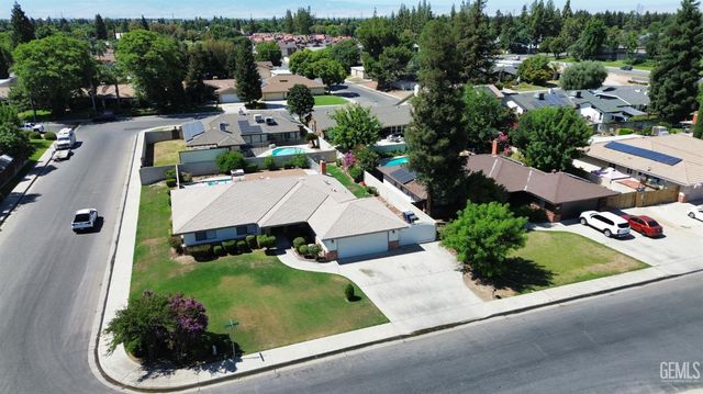 7913 Westlorne Court, Bakersfield, CA 93309