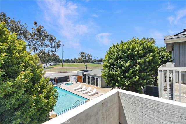 4478 Shorebird Dr. 10, Huntington Beach, CA 92649