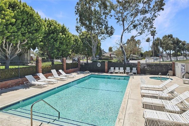 4478 Shorebird Dr. 10, Huntington Beach, CA 92649