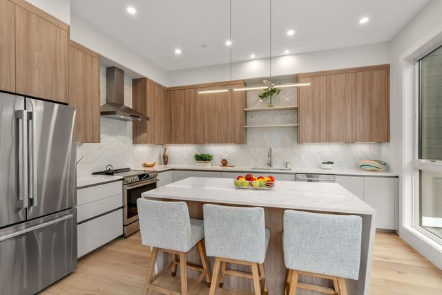 2202 Commonwealth Ave 1, Newton, MA 02466