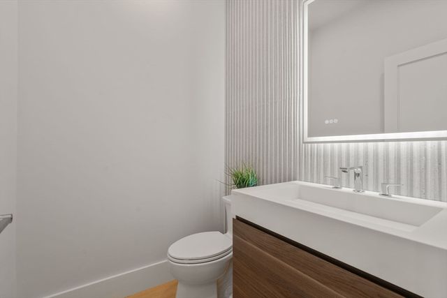 2202 Commonwealth Ave 1, Newton, MA 02466