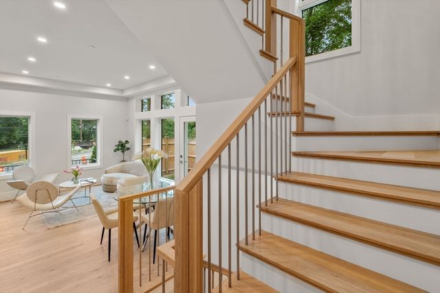 2202 Commonwealth Ave 1, Newton, MA 02466