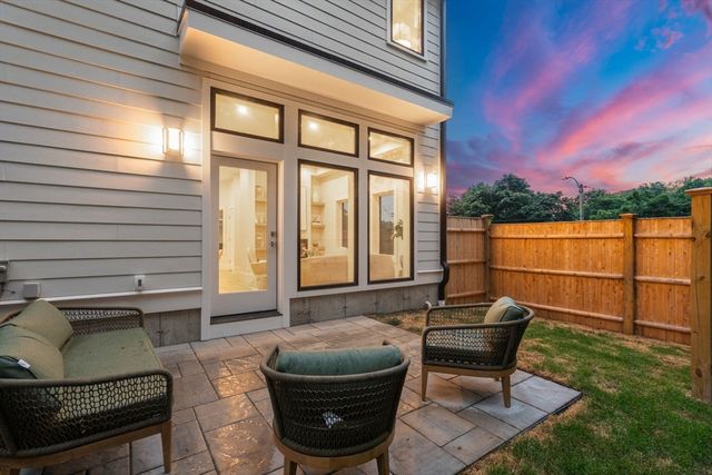 2202 Commonwealth Ave 1, Newton, MA 02466