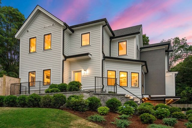 2202 Commonwealth Ave 1, Newton, MA 02466