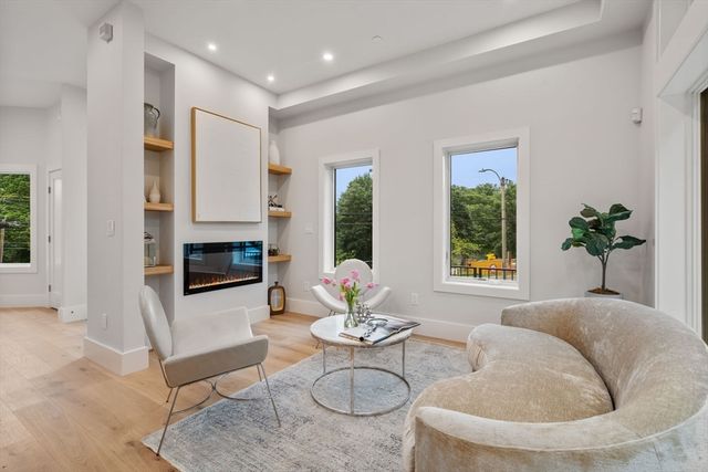 2202 Commonwealth Ave 1, Newton, MA 02466