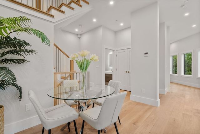 2202 Commonwealth Ave 1, Newton, MA 02466