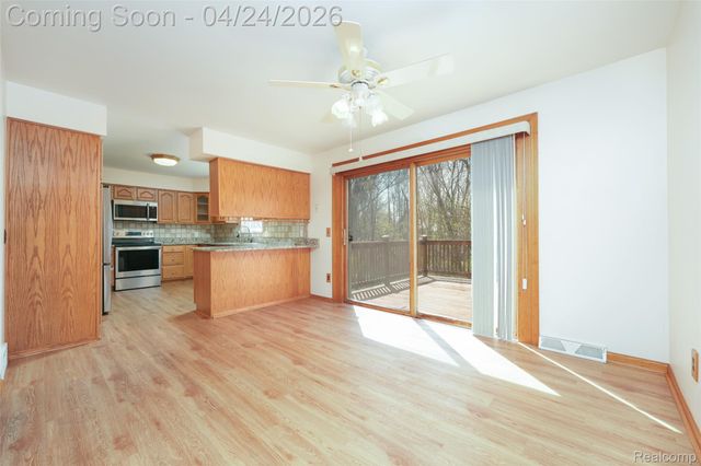 6056 Superior Drive, Green Oak Township, MI 48116