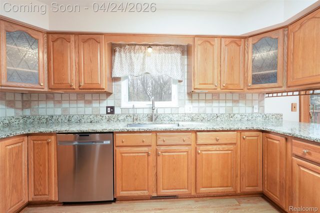 6056 Superior Drive, Green Oak Township, MI 48116