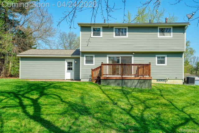 6056 Superior Drive, Green Oak Township, MI 48116