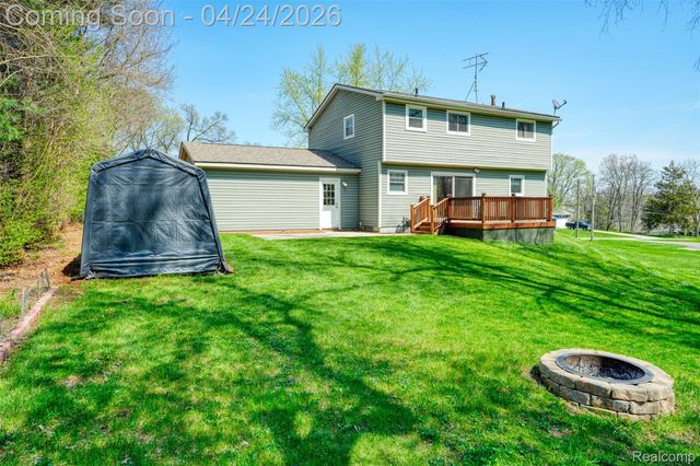 6056 Superior Drive, Green Oak Township, MI 48116