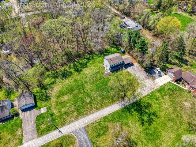 6056 Superior Drive, Green Oak Township, MI 48116