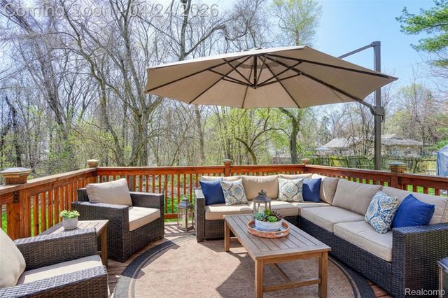 6056 Superior Drive, Green Oak Township, MI 48116