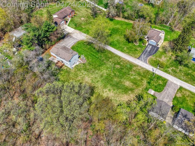 6056 Superior Drive, Green Oak Township, MI 48116