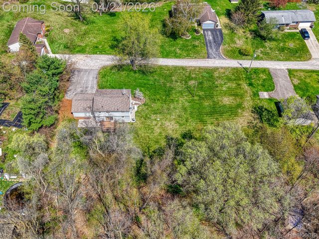 6056 Superior Drive, Green Oak Township, MI 48116
