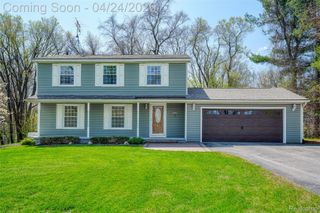 6056 Superior Drive, Green Oak Township, MI 48116