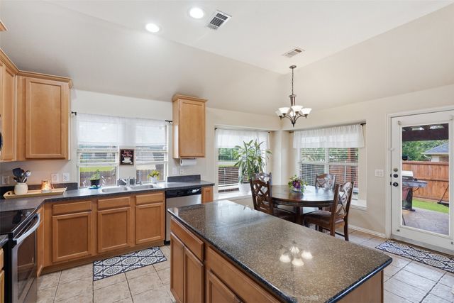 1218 Inglewood Drive, Mansfield, TX 76063