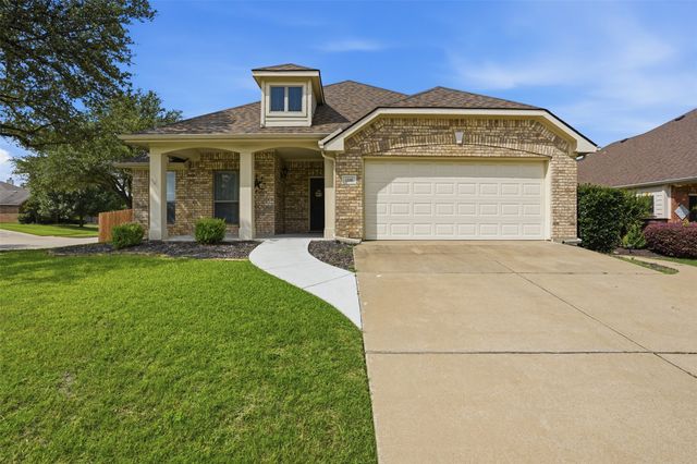 1218 Inglewood Drive, Mansfield, TX 76063
