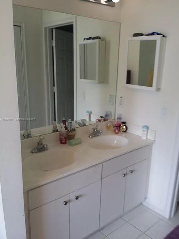 4527 NW 97th Ct, Doral, FL 33178