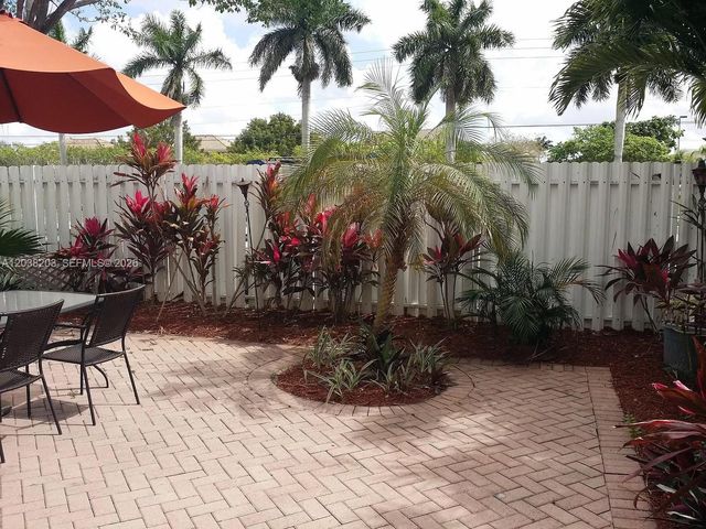 4527 NW 97th Ct, Doral, FL 33178