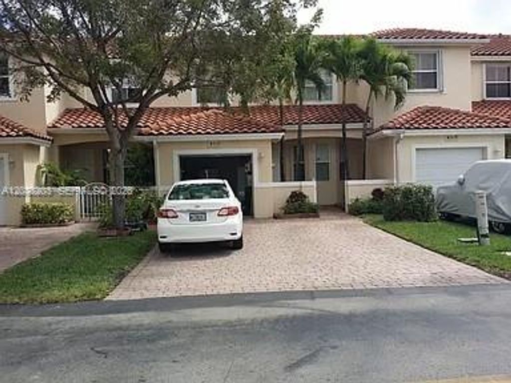 4527 NW 97th Ct, Doral, FL 33178