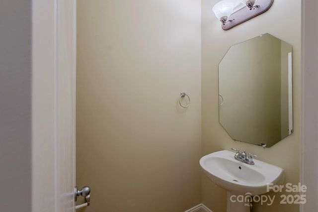 2104 Madeira Circle, Waxhaw, NC 28173