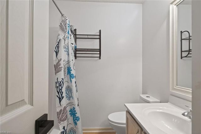 302 Dorothy DR, Yorktown, VA 23692