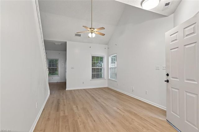 302 Dorothy DR, Yorktown, VA 23692