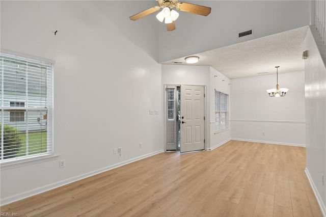 302 Dorothy DR, Yorktown, VA 23692