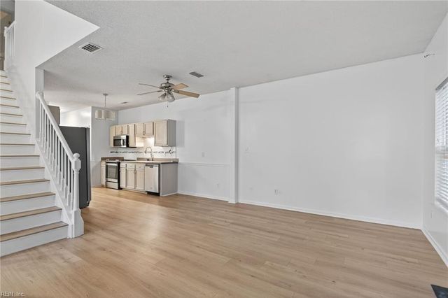 302 Dorothy DR, Yorktown, VA 23692