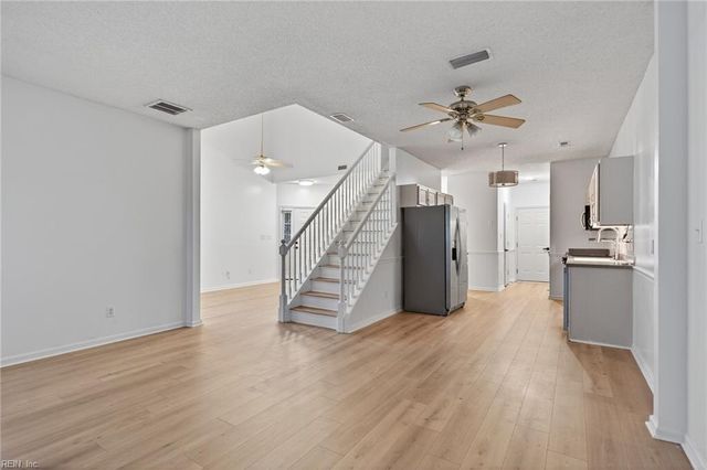 302 Dorothy DR, Yorktown, VA 23692