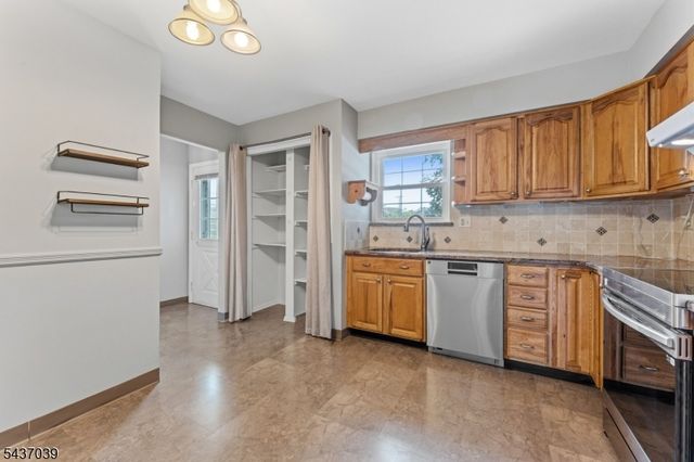 1901 Wilshire Ct, Hillsborough Twp., NJ 08844