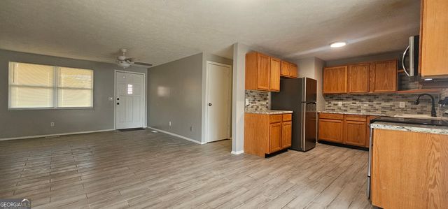 6131 Rockbridge Road, Stone Mountain, GA 30087