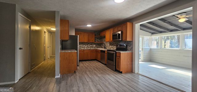 6131 Rockbridge Road, Stone Mountain, GA 30087