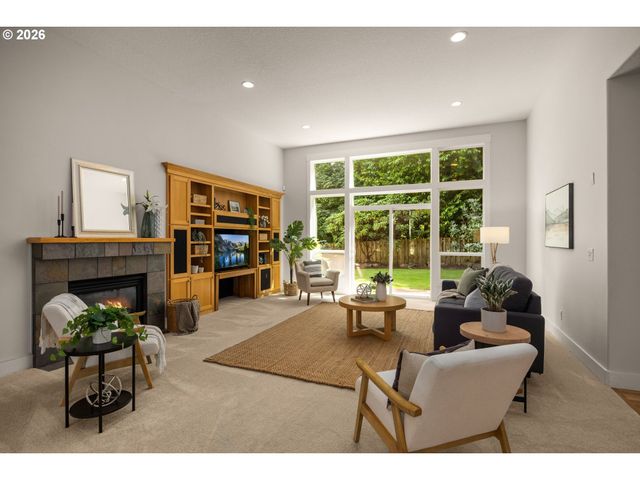 3900 KENTHORPE Way, West Linn, OR 97068