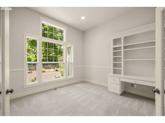 3900 KENTHORPE Way, West Linn, OR 97068