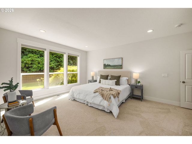 3900 KENTHORPE Way, West Linn, OR 97068