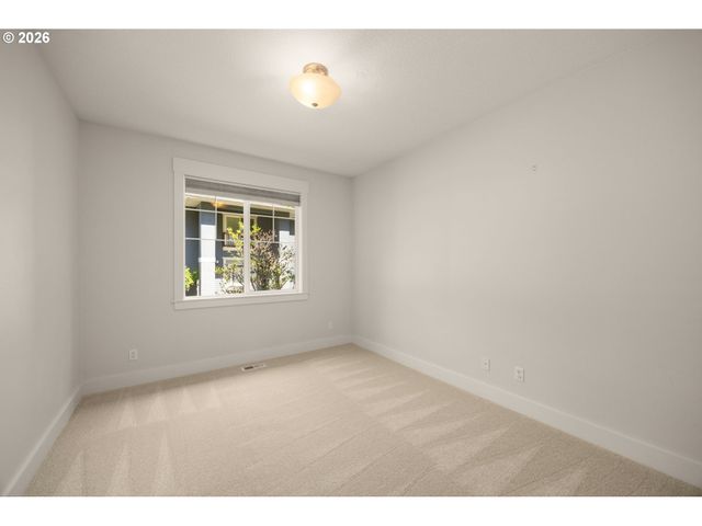 3900 KENTHORPE Way, West Linn, OR 97068