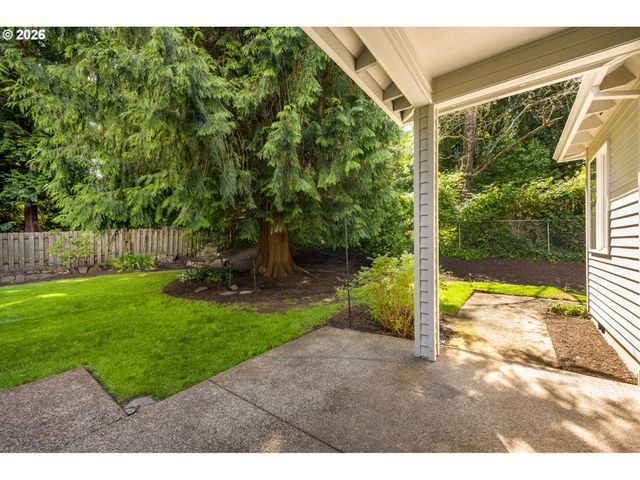 3900 KENTHORPE Way, West Linn, OR 97068